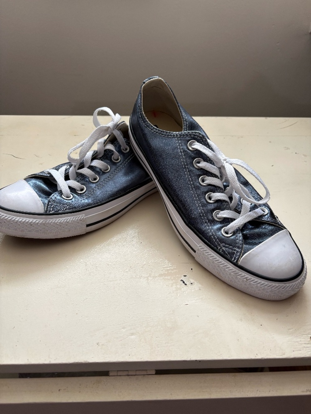 Converse Sneakers Women's size 8